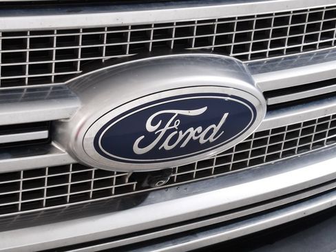 Used 2017 Ford F150 Platinum w/ Equipment Group 701A Luxury AWD/4WD image 20