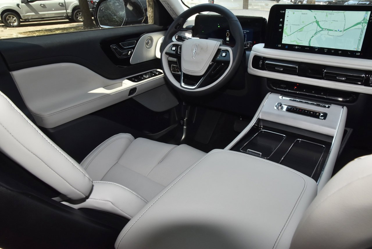 New 2027 Lincoln Aviator Reserve AWD/4WD image 16