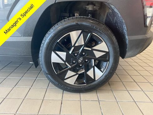 Used 2025 Hyundai Kona SEL AWD/4WD image 20