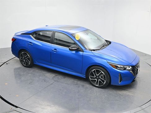 Used 2024 Nissan Sentra SR w/ SR Premium Package image 41