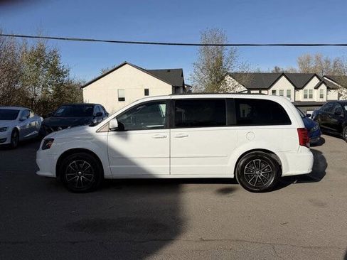 Used 2017 Dodge Grand Caravan GT image 8