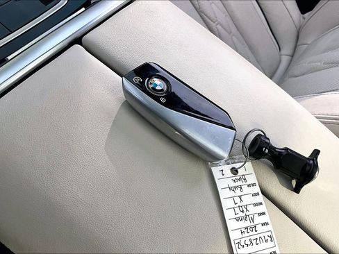 Used 2024 BMW ALPINA XB7 image 14