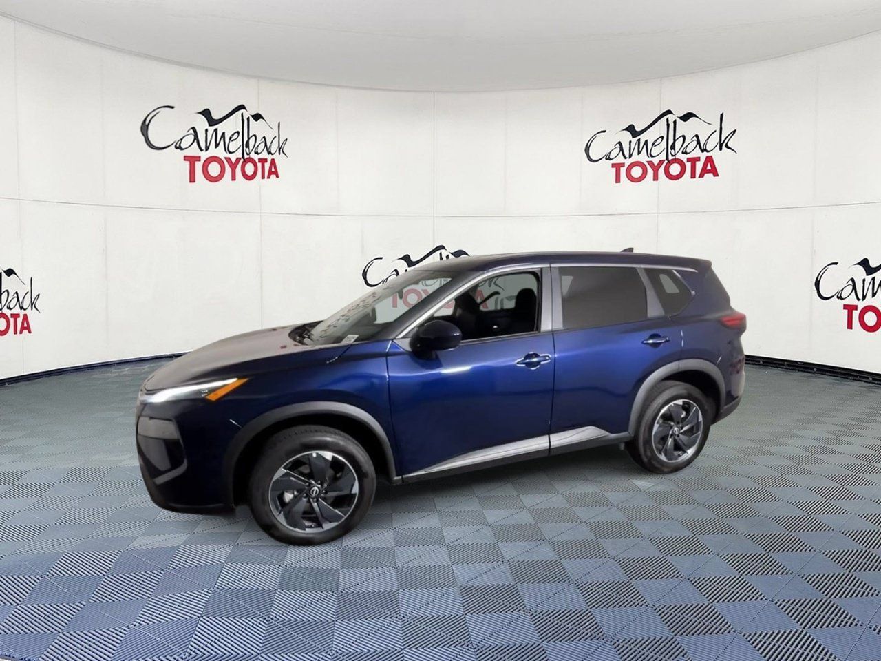 Used 2025 Nissan Rogue SV AWD/4WD image 7