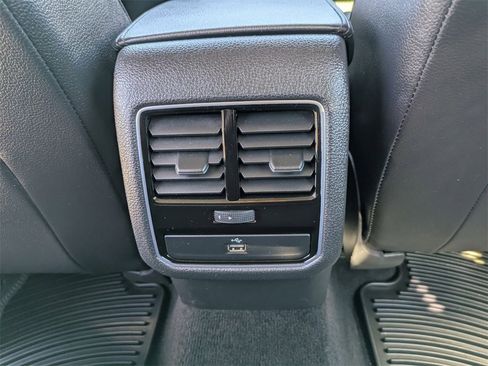 Used 2017 Volkswagen Passat 1.8T SE image 31