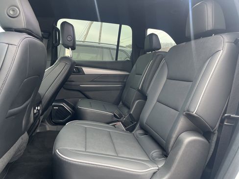 Used 2025 Buick Enclave Preferred image 7