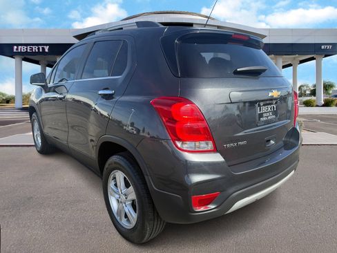 Used 2018 Chevrolet Trax LT w/ LT Convenience Package image 8