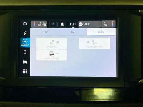 Used 2022 Chrysler Voyager LX image 16