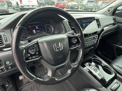 Used 2020 Honda Pilot Touring image 24
