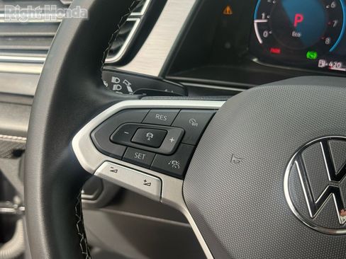 Used 2025 Volkswagen Atlas Cross Sport SE image 15