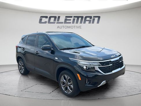 Used 2024 Kia Seltos LX AWD/4WD image 2