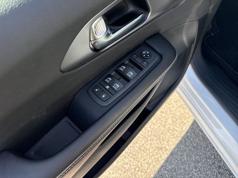 New 2026 Chrysler Pacifica Select image 13