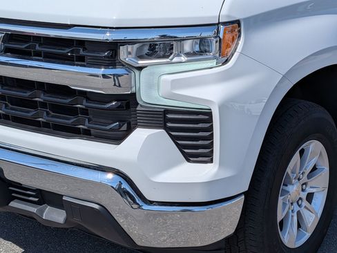 Used 2025 Chevrolet Silverado 1500 LT RWD image 9