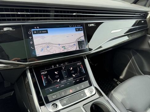 Used 2025 Audi Q8 Premium w/ Convenience Package AWD/4WD image 25