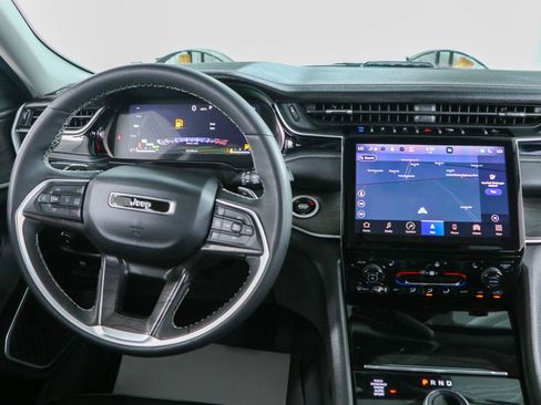 Used 2023 Jeep Grand Cherokee 4WD 4xe image 17