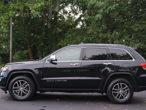 Used 2018 Jeep Grand Cherokee Limited AWD/4WD image 10