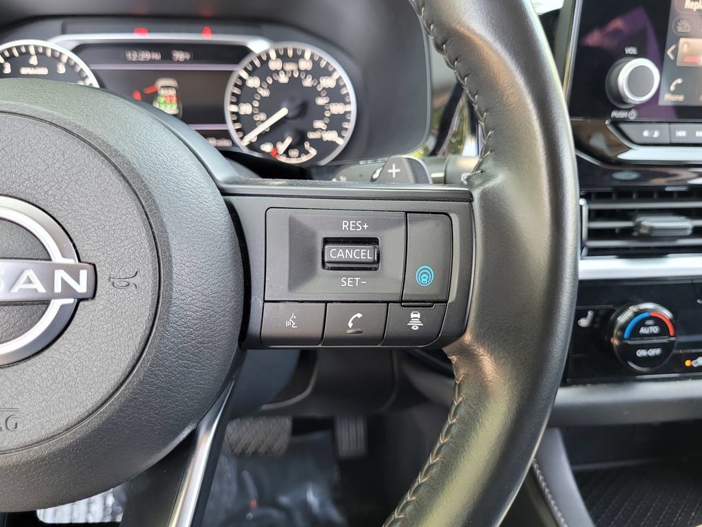 Used 2024 Nissan Pathfinder SV AWD/4WD image 24