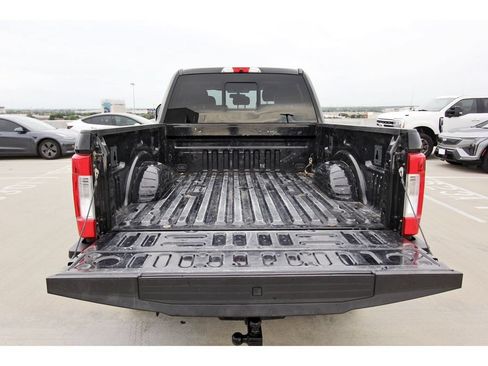 Used 2019 Ford F250 Lariat w/ FX4 Off-Road Package AWD/4WD image 28