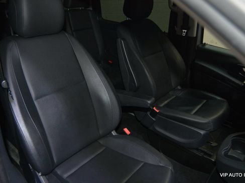 Used 2017 Mercedes-Benz Metris Passenger image 17