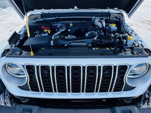 Used 2024 Jeep Wrangler Sahara w/ Safety Group image 40