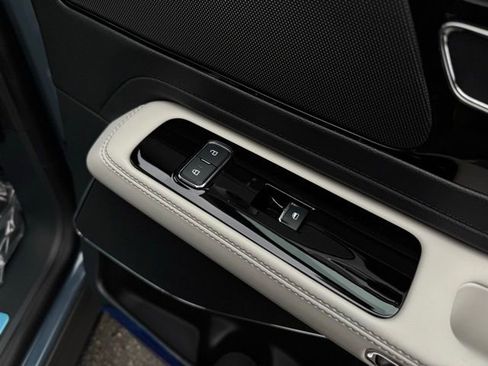 New 2026 Lincoln Aviator AWD image 18