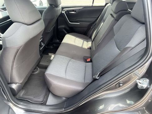 Used 2025 Toyota RAV4 XLE w/ Convenience Package FWD image 10