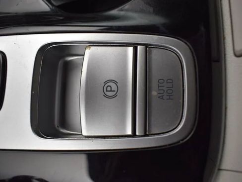 Used 2024 Hyundai Tucson Limited image 35