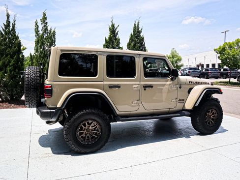 Used 2022 Jeep Wrangler Unlimited Rubicon AWD/4WD image 11