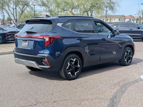 Certified 2025 Kia Seltos EX w/ EX Sunroof Package image 3