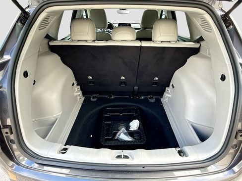 Used 2022 Jeep Compass Latitude image 27