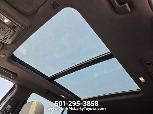 Used 2021 Chevrolet Tahoe Z71 AWD/4WD image 18