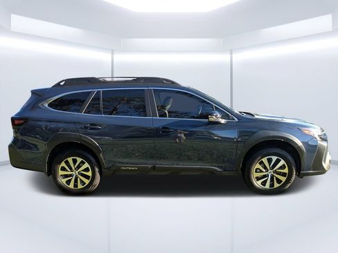 Certified 2025 Subaru Outback Premium AWD/4WD image 2