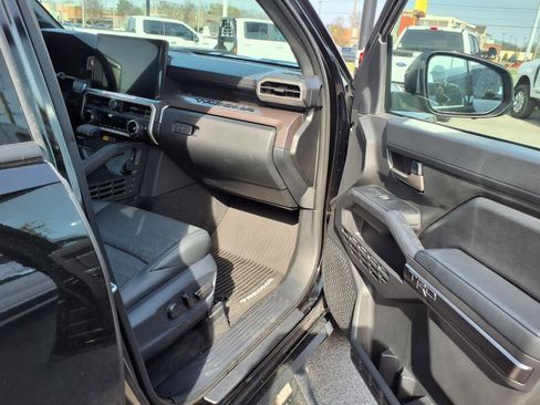 Used 2025 Toyota Tacoma TRD Sport w/ TRD Sport Premium Package image 29