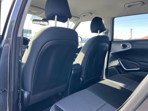 Certified 2022 Kia Soul LX w/ Technology Package image 9