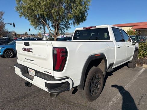 Used 2025 GMC Sierra 2500 AT4 image 10