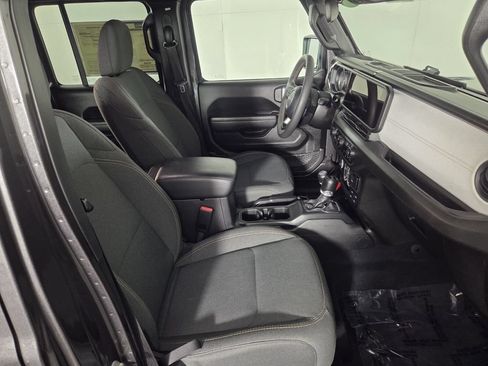 Used 2024 Jeep Wrangler Unlimited Sport AWD/4WD image 31