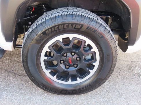 Used 2025 Toyota 4Runner TRD Off-Road Premium image 50