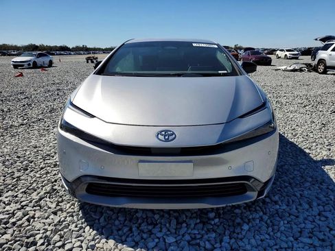 Used 2024 Toyota Prius XLE FWD image 5