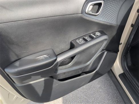 Used 2020 Kia Soul EX image 15