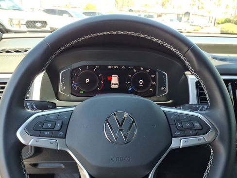 Certified 2023 Volkswagen Atlas Cross Sport SE w/ Panoramic Sunroof Package AWD/4WD image 26