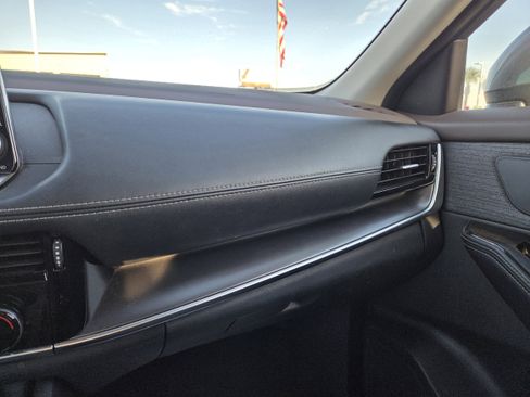 Used 2022 Nissan Rogue SV image 28