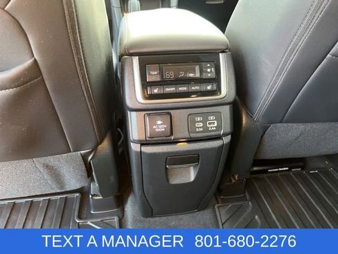 Used 2024 Subaru Ascent Touring AWD/4WD image 34