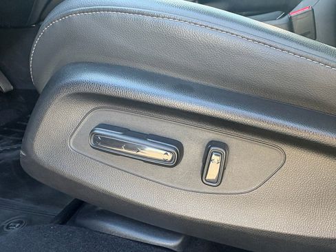 Used 2024 Honda HR-V EX-L image 12