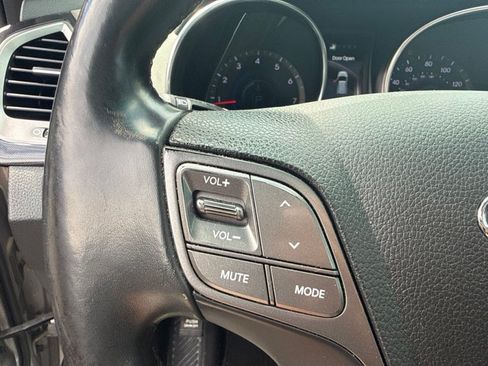 Used 2015 Hyundai Santa Fe Limited w/ Option Group 04 FWD image 25