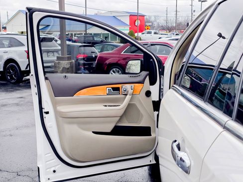 Used 2015 Lincoln MKX Base w/ Equipment Group 102A image 23