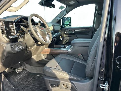New 2026 GMC Sierra 2500 SLT w/ SLT Premium Package image 6