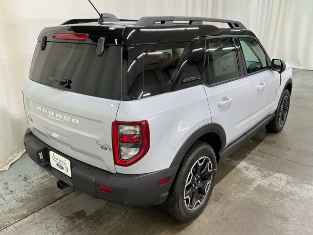 New 2026 Ford Bronco Sport Outer Banks w/ Outer Banks Tech Package+ AWD/4WD image 3