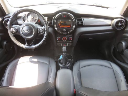 Used 2019 MINI Cooper 4-Door Hardtop w/ Signature Upholstery Package FWD image 12