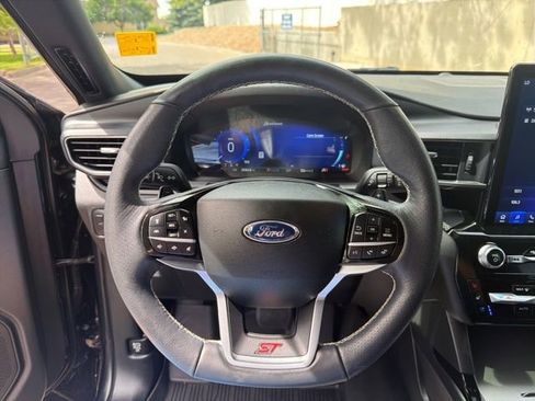 Used 2023 Ford Explorer ST w/ Equipment Group 401A AWD/4WD image 18