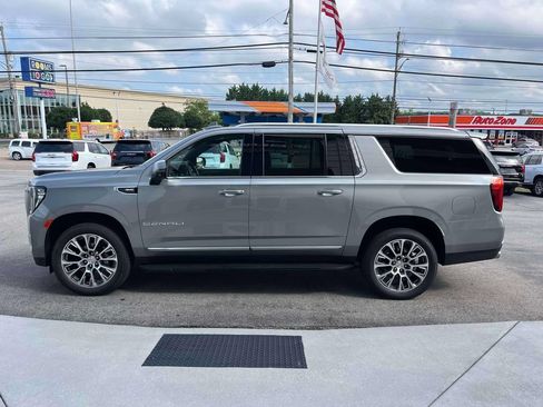 Used 2023 GMC Yukon XL Denali AWD/4WD image 6