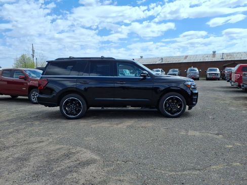 Used 2024 Ford Expedition Limited AWD/4WD image 7